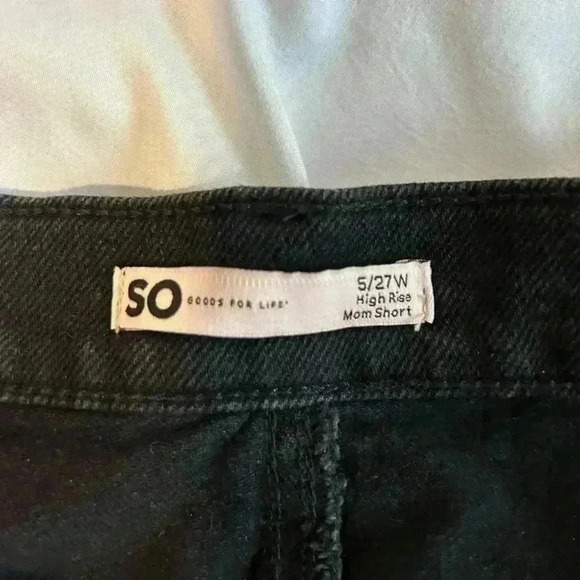- SODA! High rise, black Junior or women Mom shorts size 5/27W - Picture 3 of 6